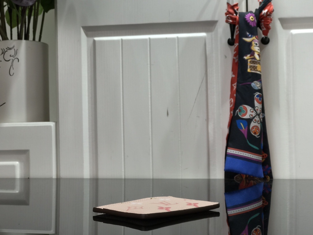 LV CARD HOLDER M80401