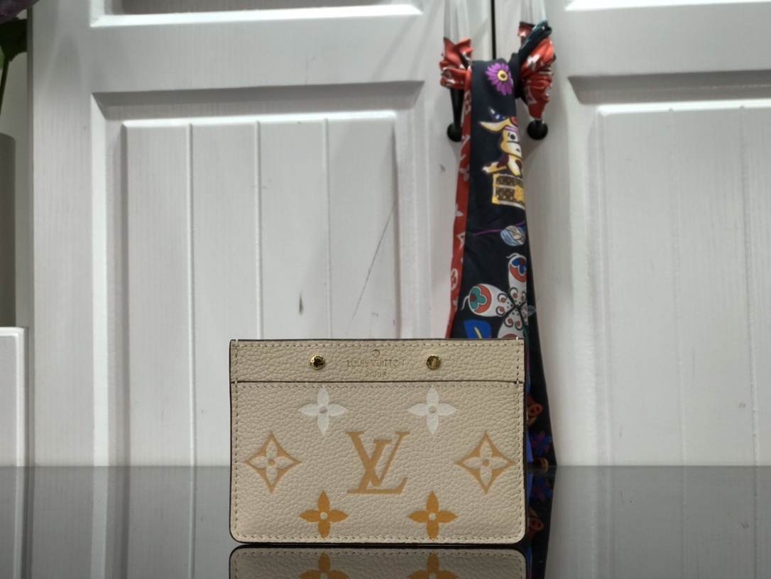 LV CARD HOLDER M80401