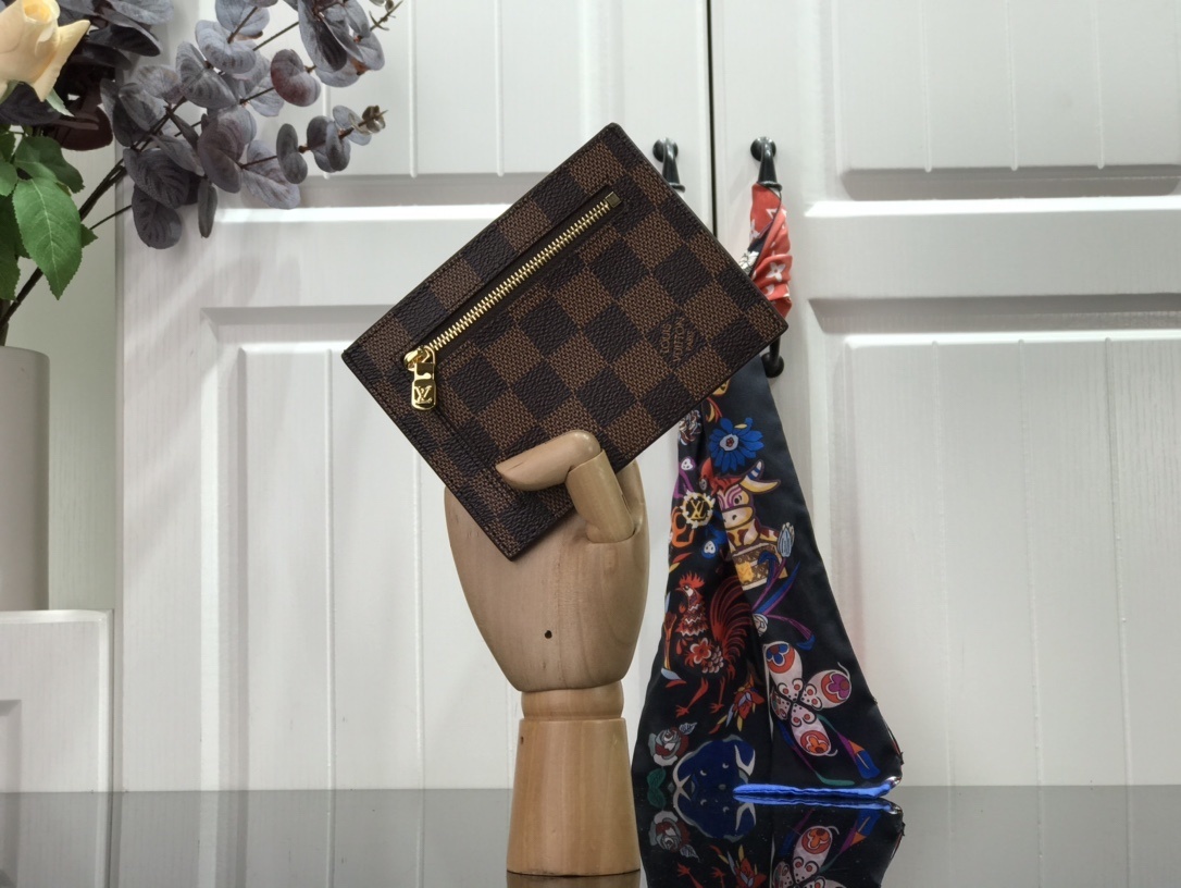 LV Card Holder N60378