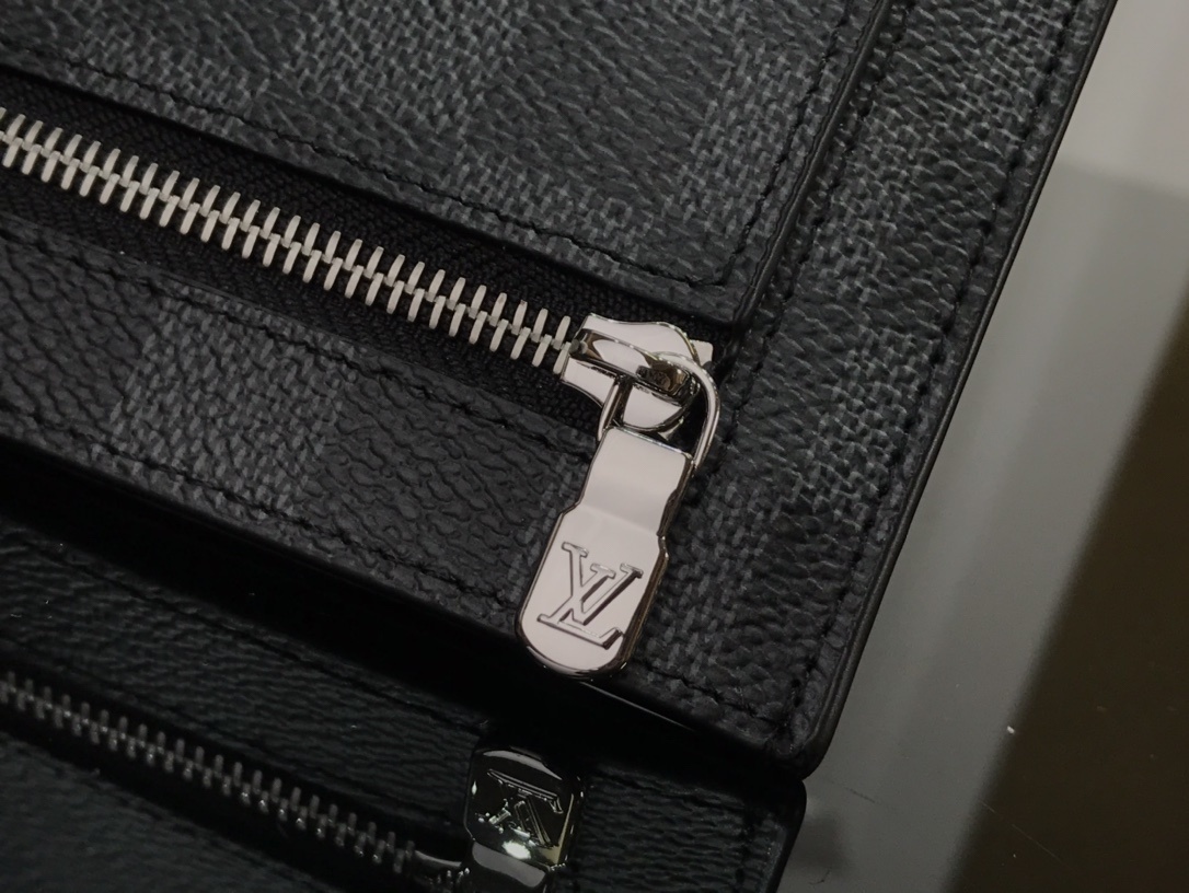 LV Card Holder N60378