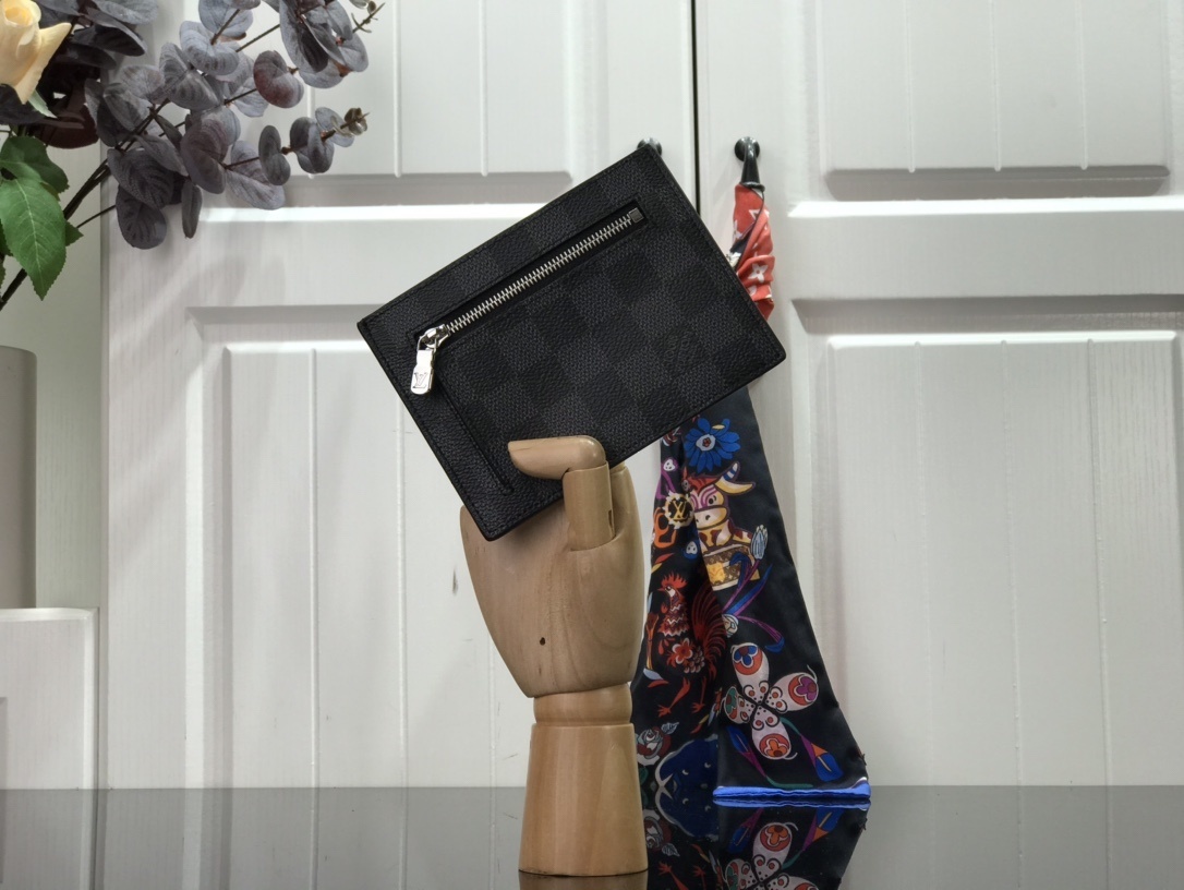 LV Card Holder N60378