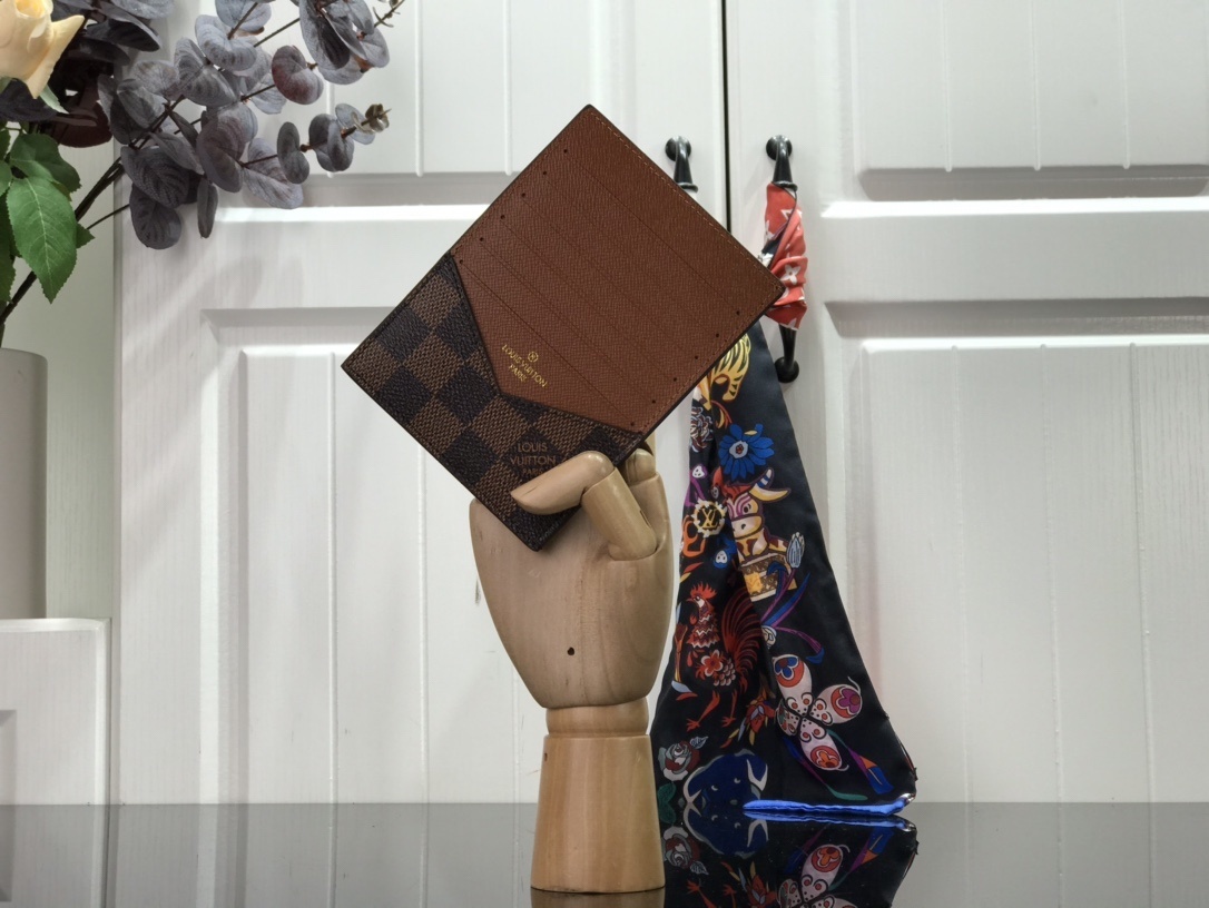 LV Card Holder N60378