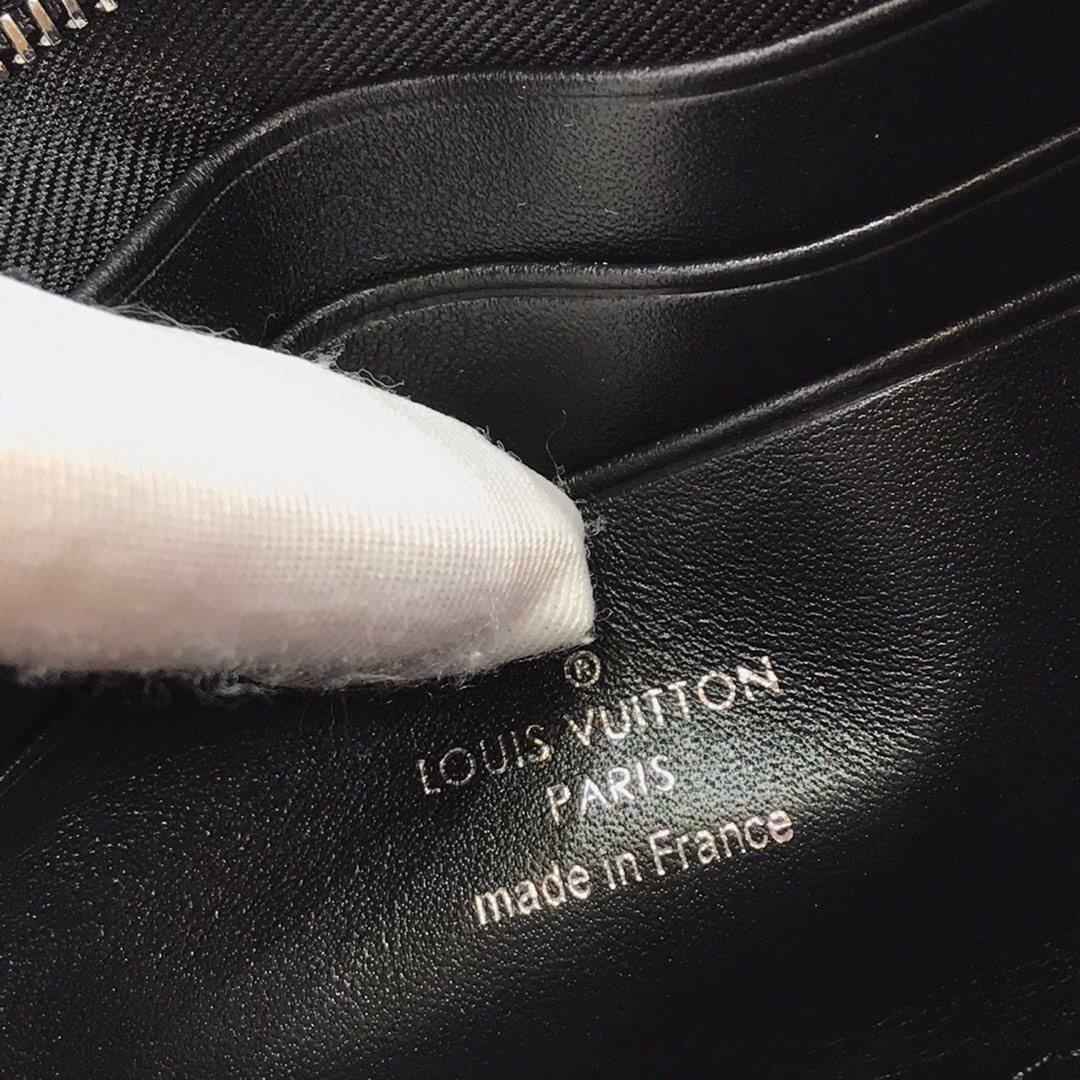 LV Card Holder N63049