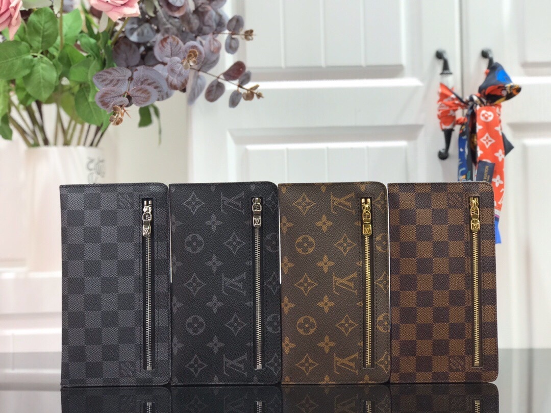LV Card Holder N63049