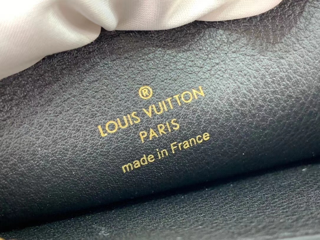 LV CARD HOLDER RECTO VERSO M69431