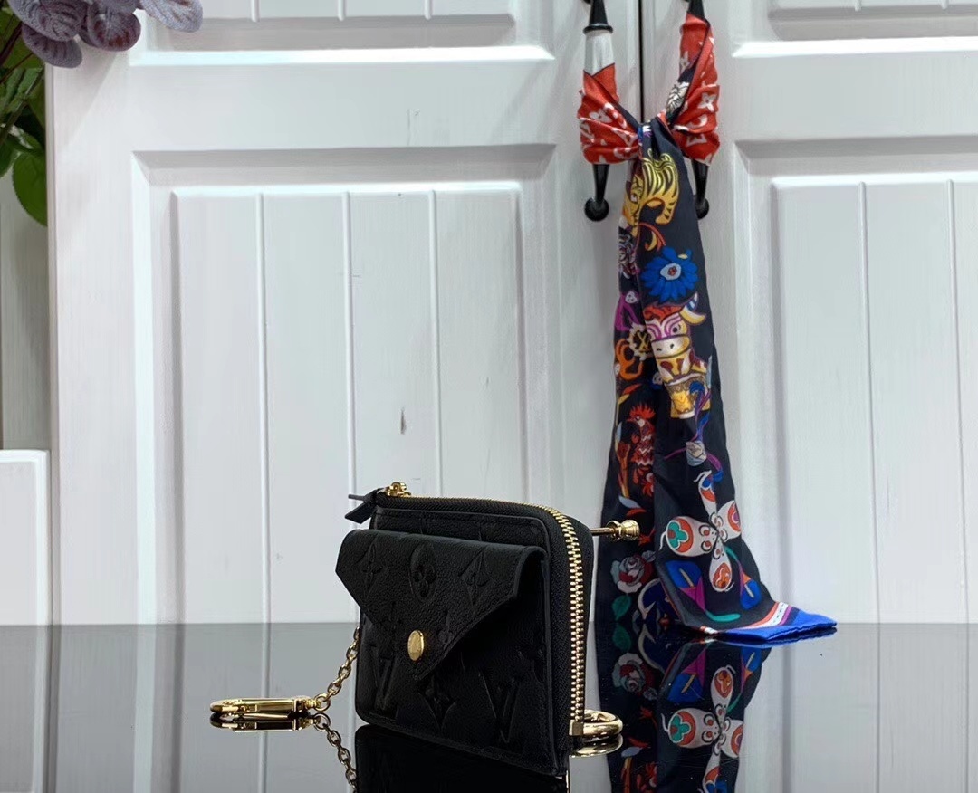 LV CARD HOLDER RECTO VERSO M69431