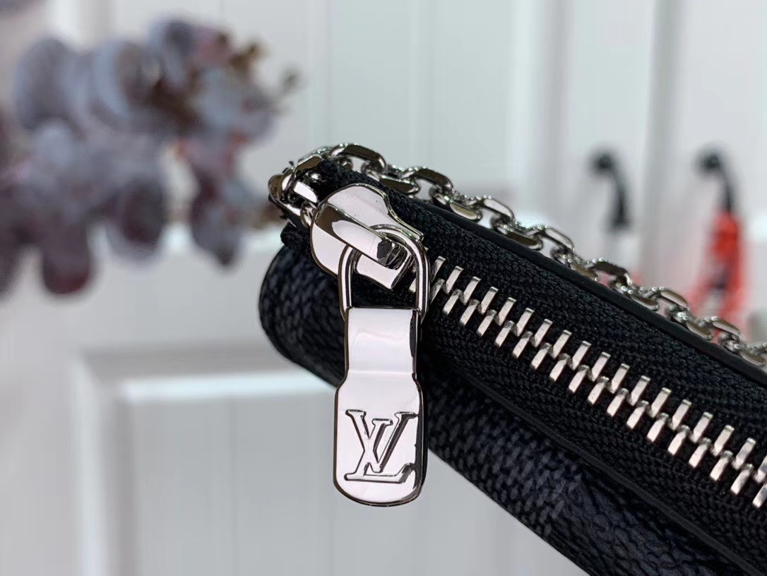 LV CARD HOLDER RECTO VERSO M69431