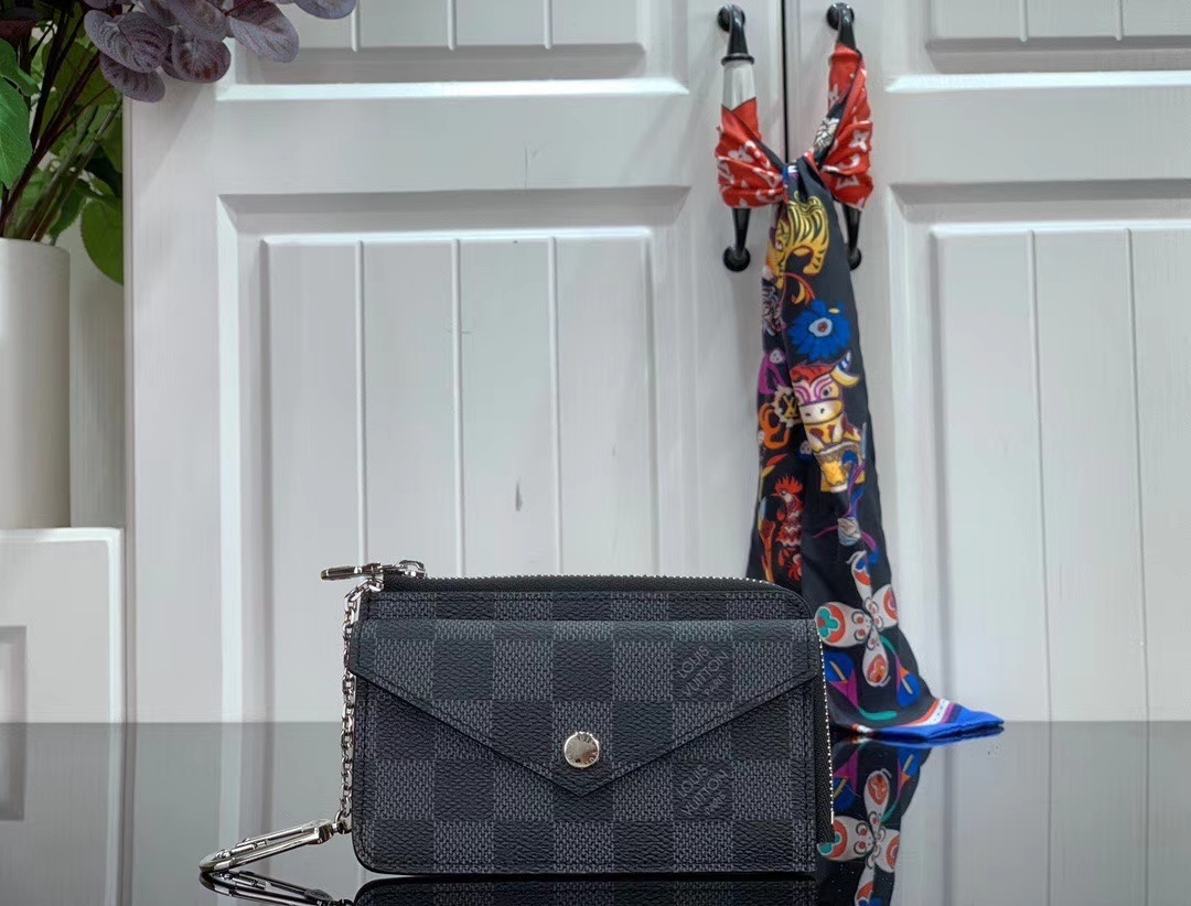 LV CARD HOLDER RECTO VERSO M69431