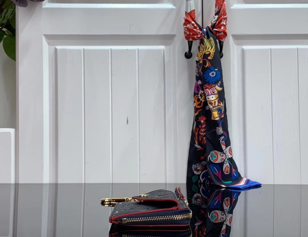 LV CARD HOLDER RECTO VERSO M69431