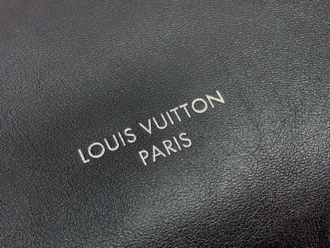 LV CarryAll Dark M25143