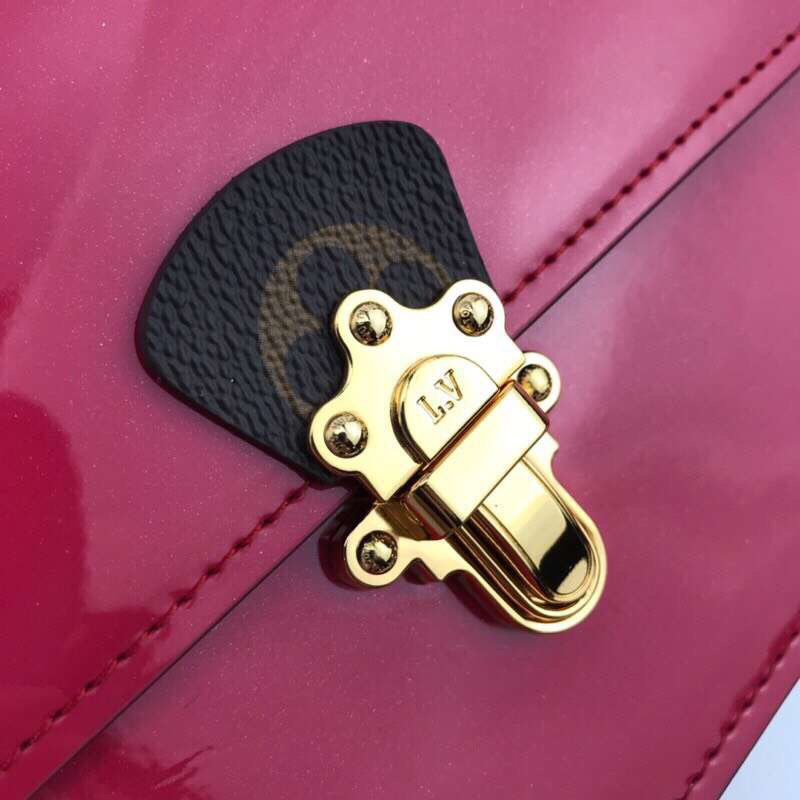 LV CHERRYWOOD CHAIN wallet M63306