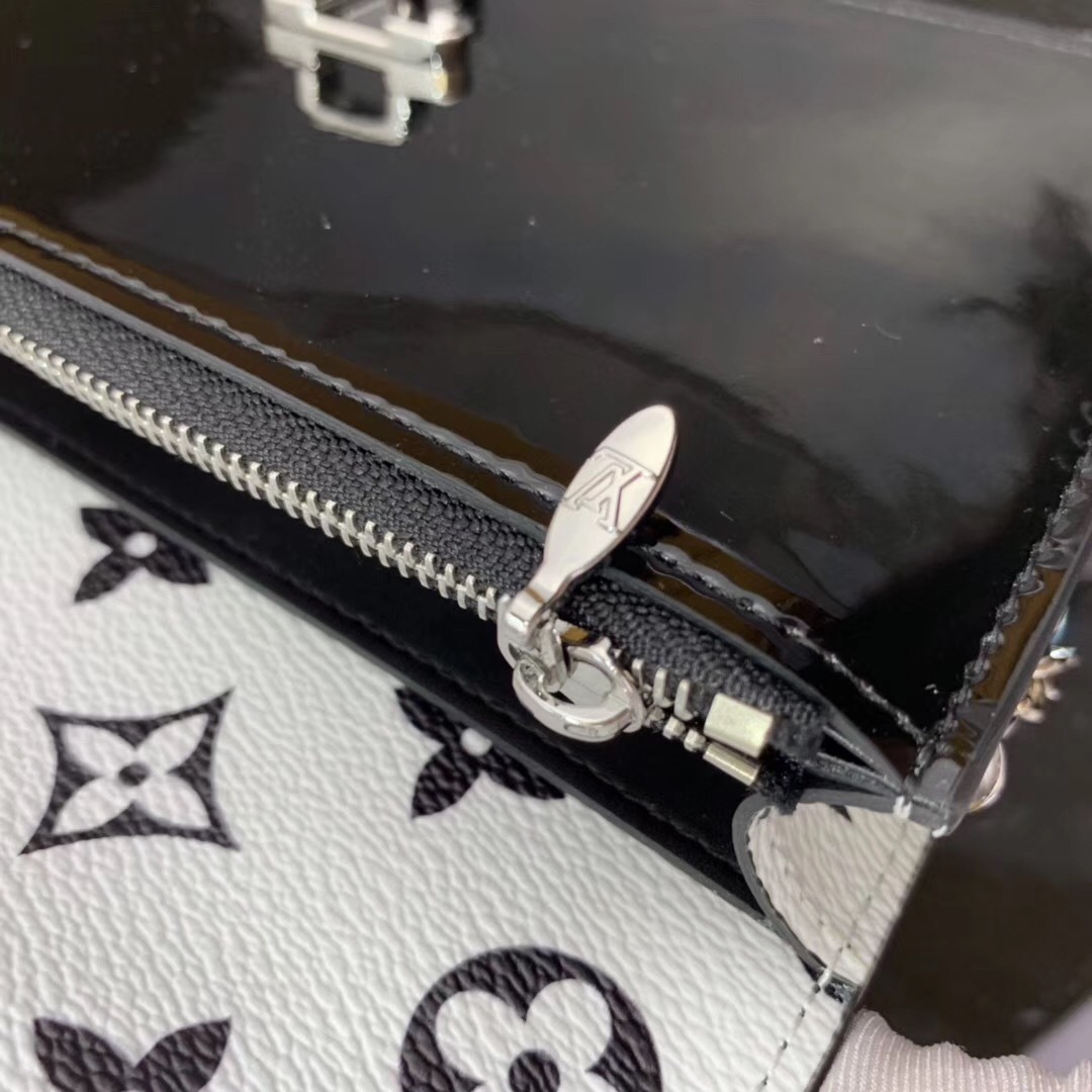 LV CHERRYWOOD CHAIN wallet M67793