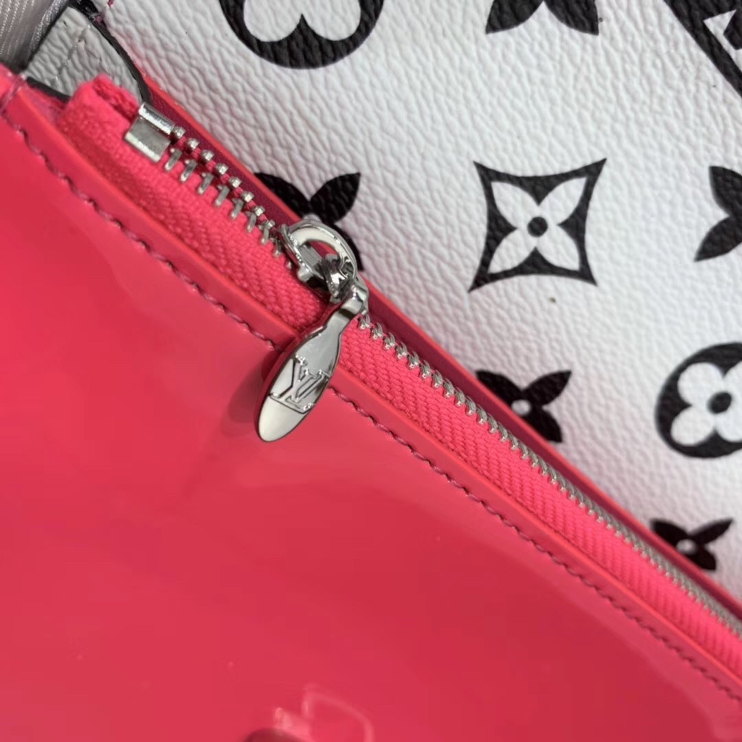 LV CHERRYWOOD CHAIN wallet M67793