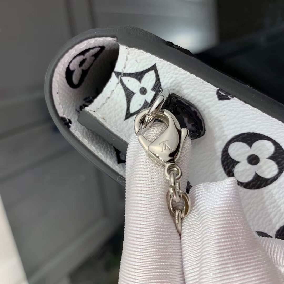 LV CHERRYWOOD CHAIN wallet M67793