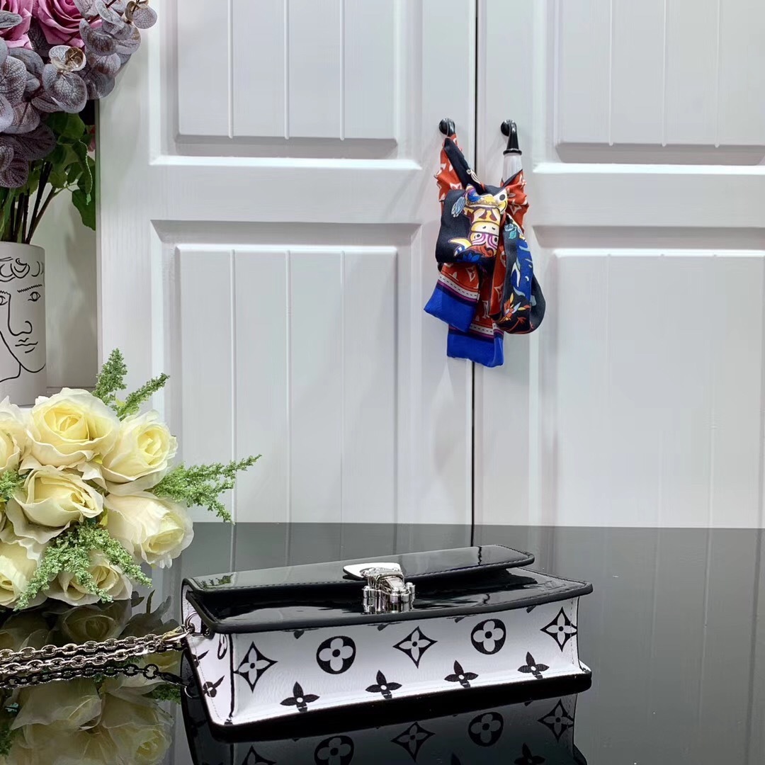 LV CHERRYWOOD CHAIN wallet M67793