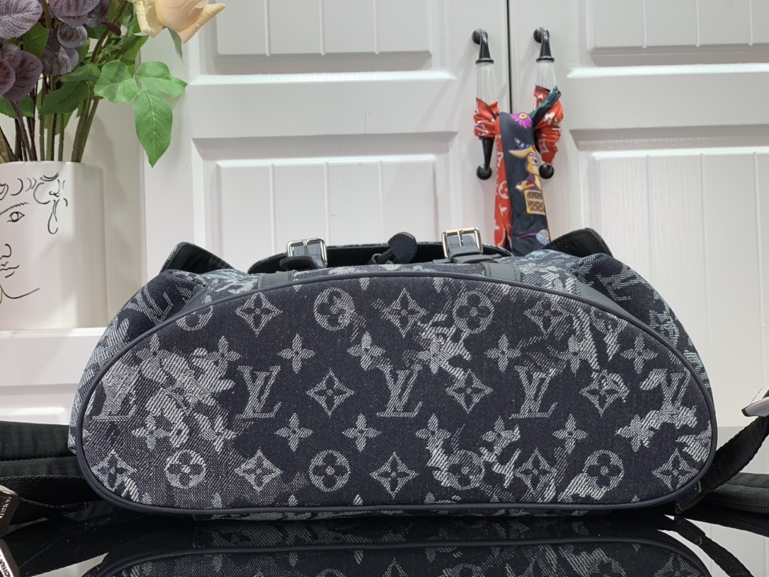 LV CHRISTOPHER BACKPACK M57280