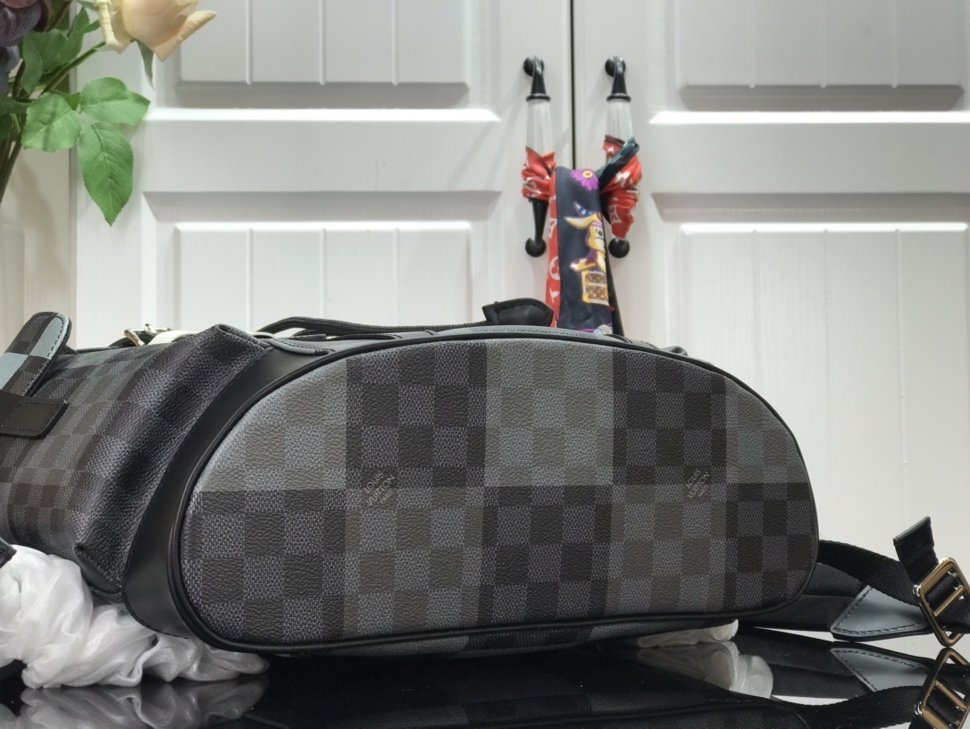 LV CHRISTOPHER BACKPACK N40400