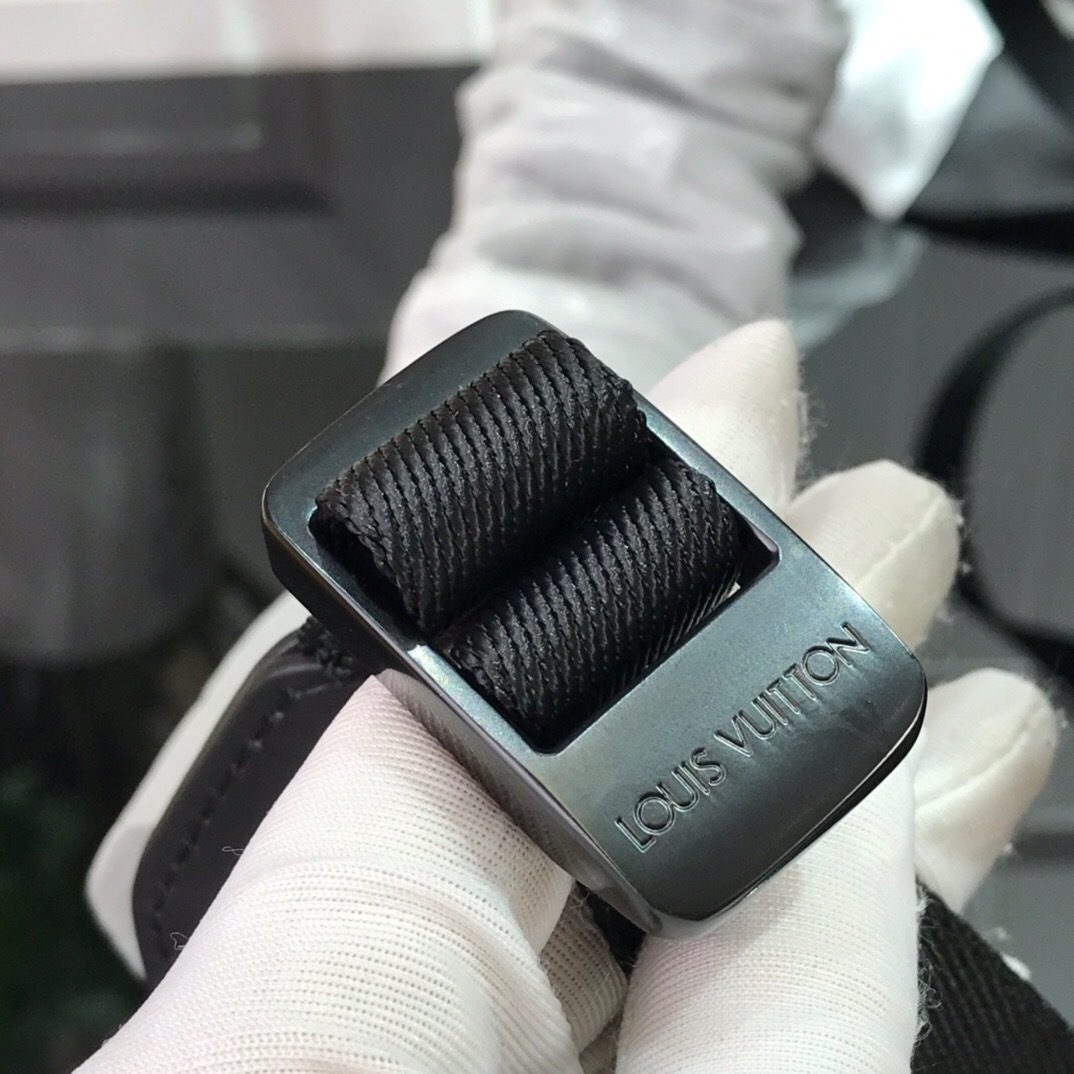 LV CHRISTOPHER BACKPACK PM M55699