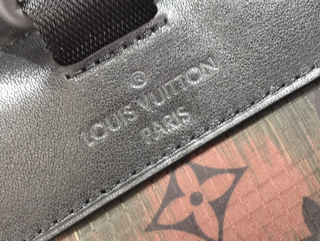 LV CHRISTOPHER BACKPACK PM M56411