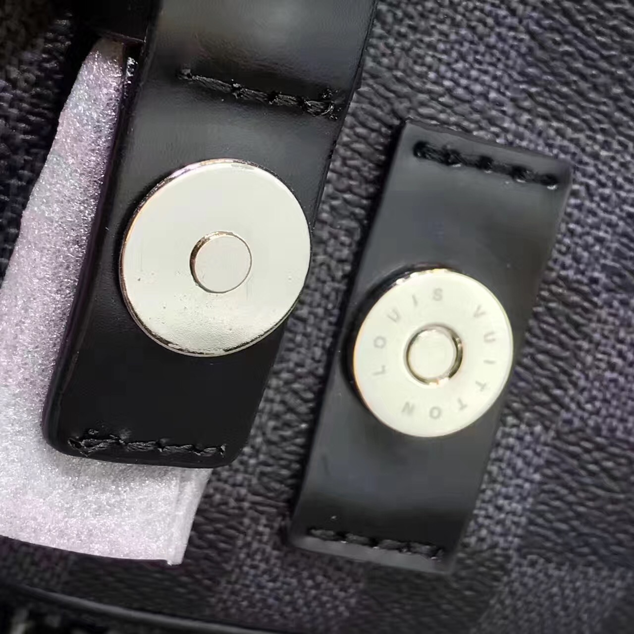 LV CHRISTOPHER bag M41643