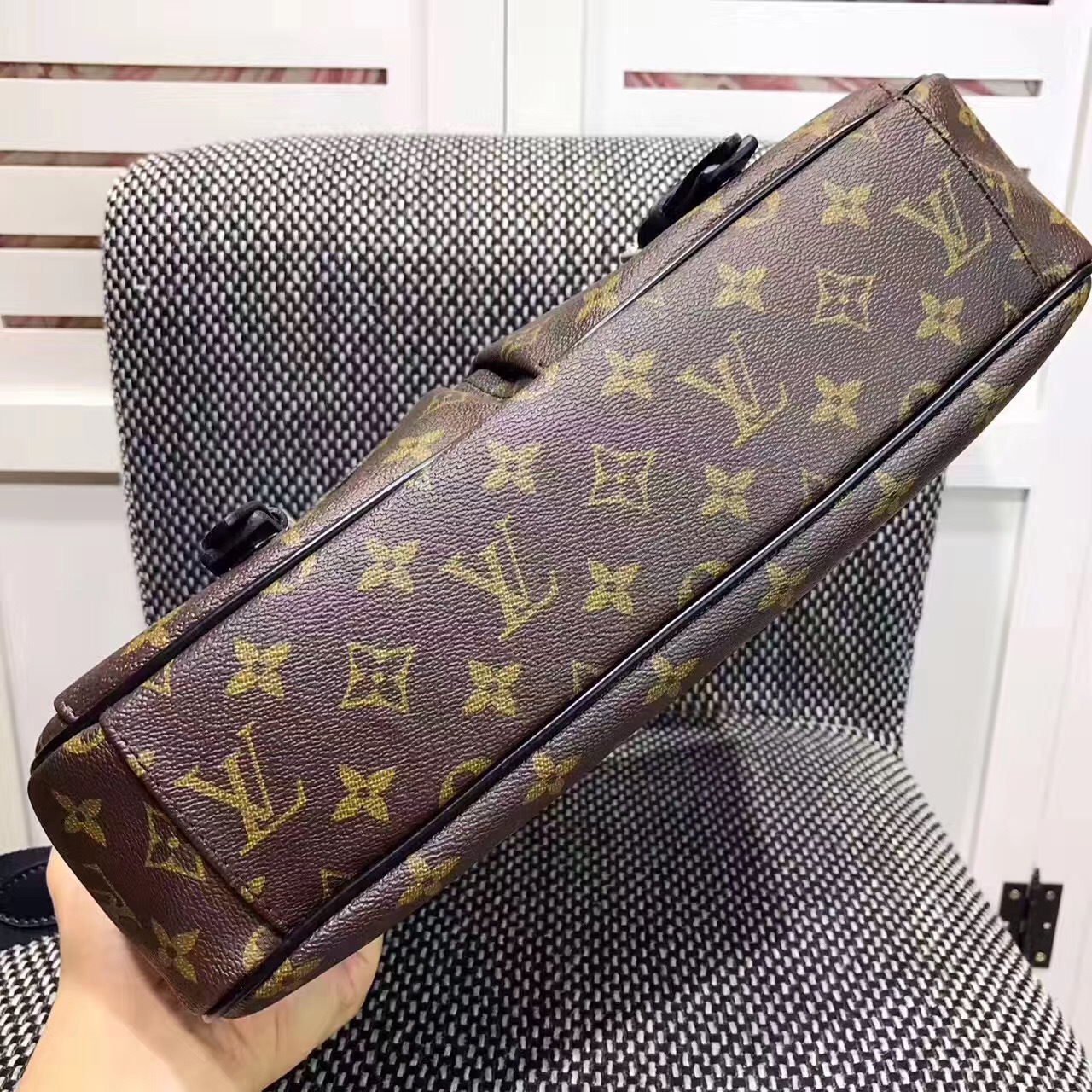 LV CHRISTOPHER bag M41643