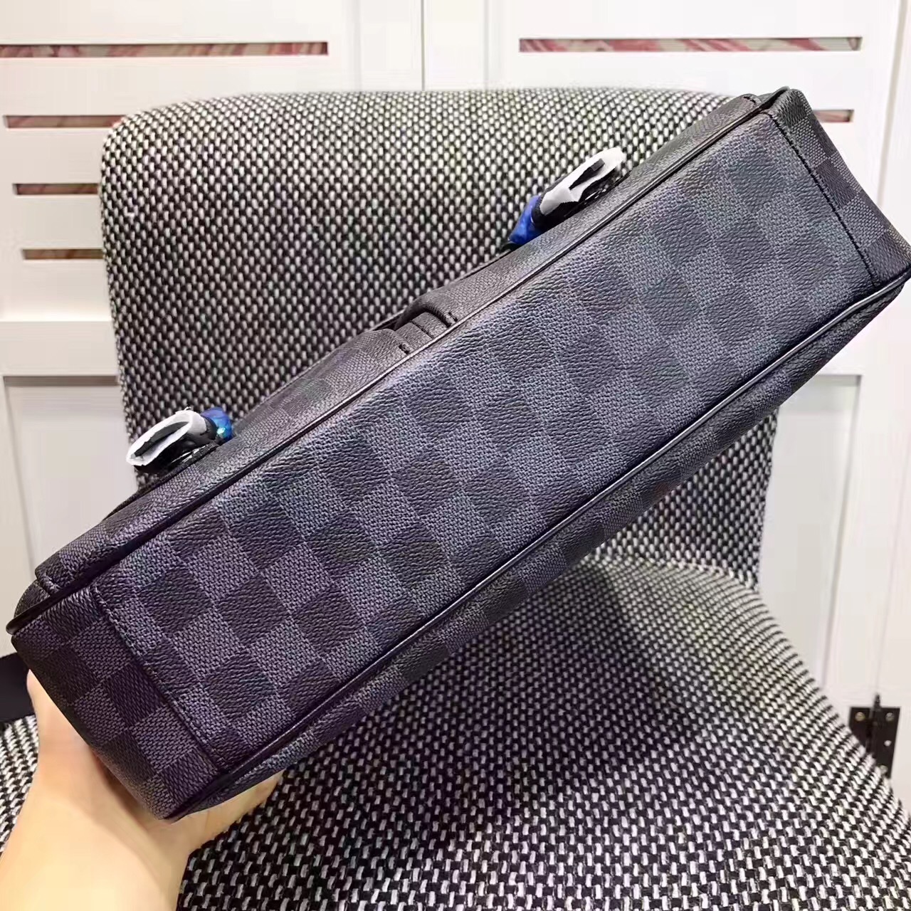 LV CHRISTOPHER bag M41643