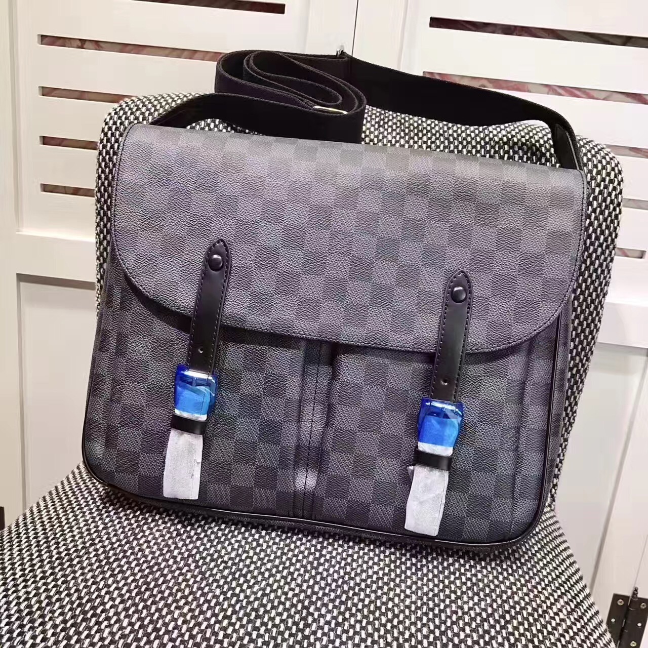 LV CHRISTOPHER bag M41643