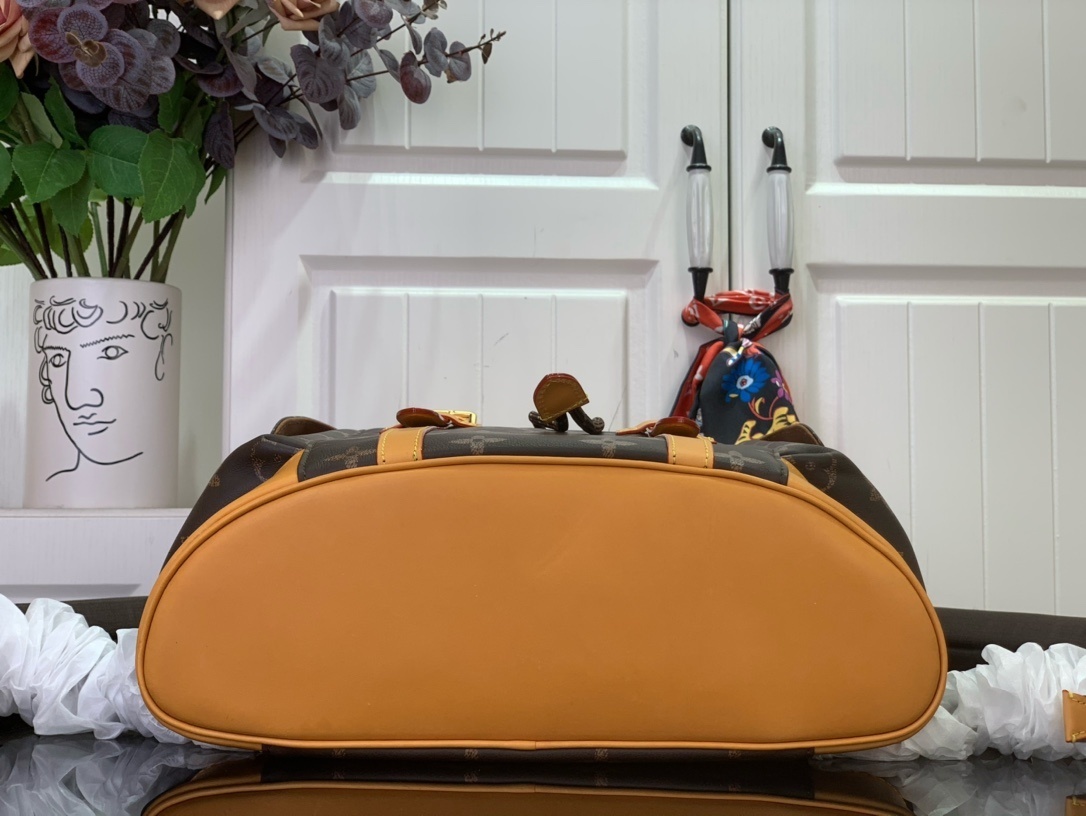 LV CHRISTOPHER m14038