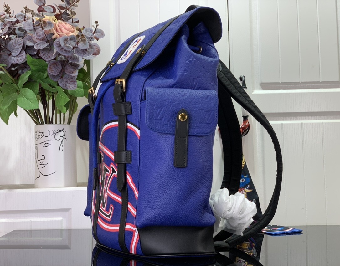 LV CHRISTOPHER MM M21104