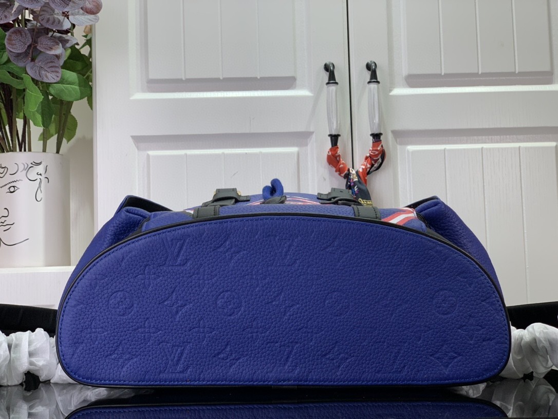 LV CHRISTOPHER MM M21104