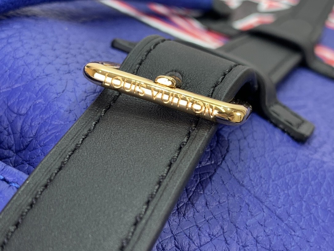 LV CHRISTOPHER MM M21104