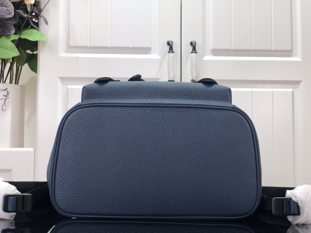 LV CHRISTOPHER SLIM BACKPACK M58644 