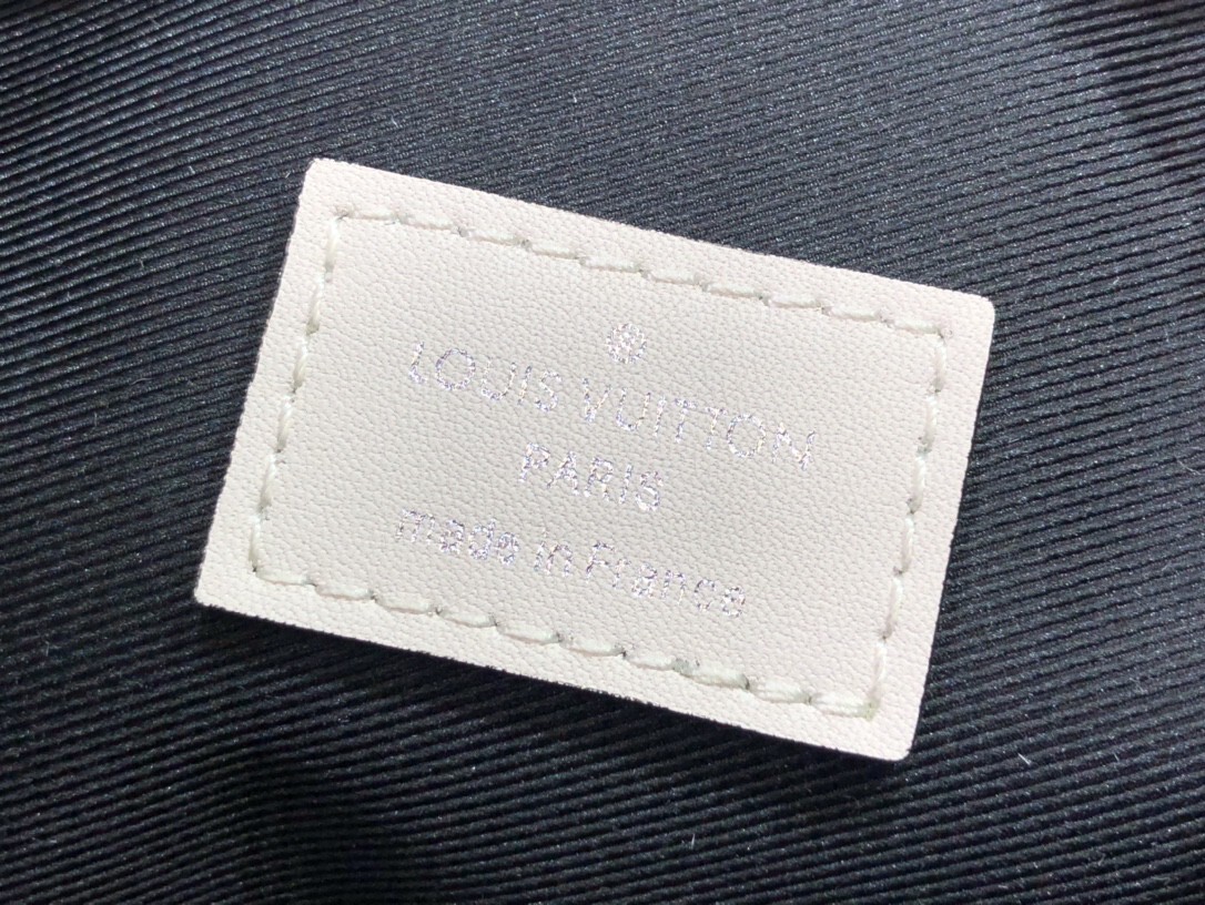 LV CHRISTOPHER SLIM BACKPACK M58644 