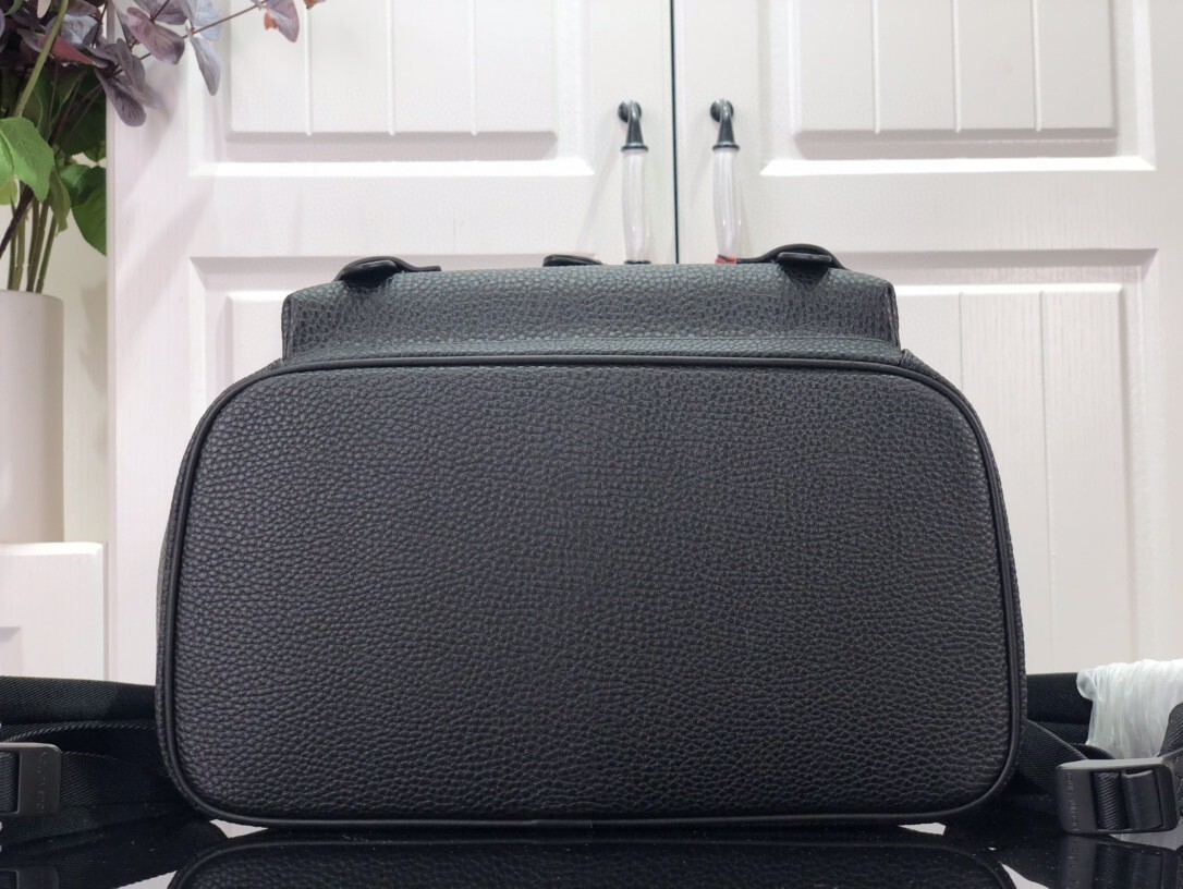 LV CHRISTOPHER SLIM BACKPACK M58644 