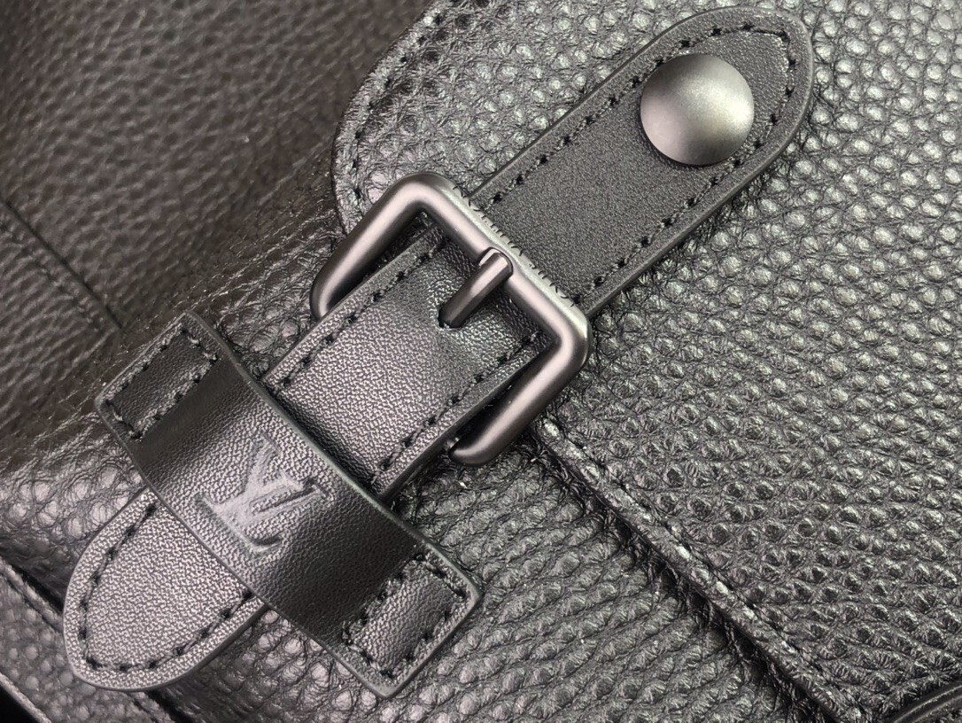 LV CHRISTOPHER SLIM BACKPACK M58644 