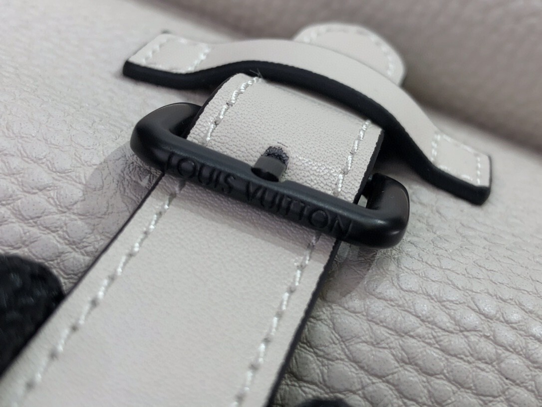 LV CHRISTOPHER SLIM BACKPACK M58644 