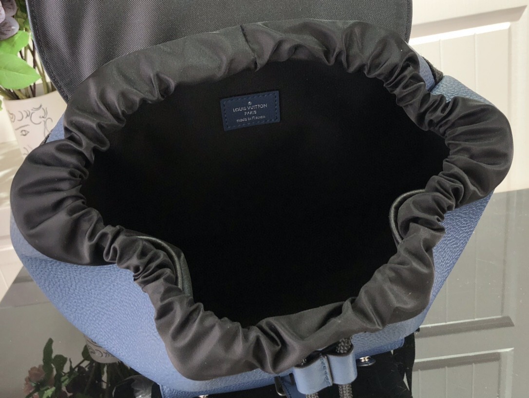 LV CHRISTOPHER SLIM BACKPACK M58644 