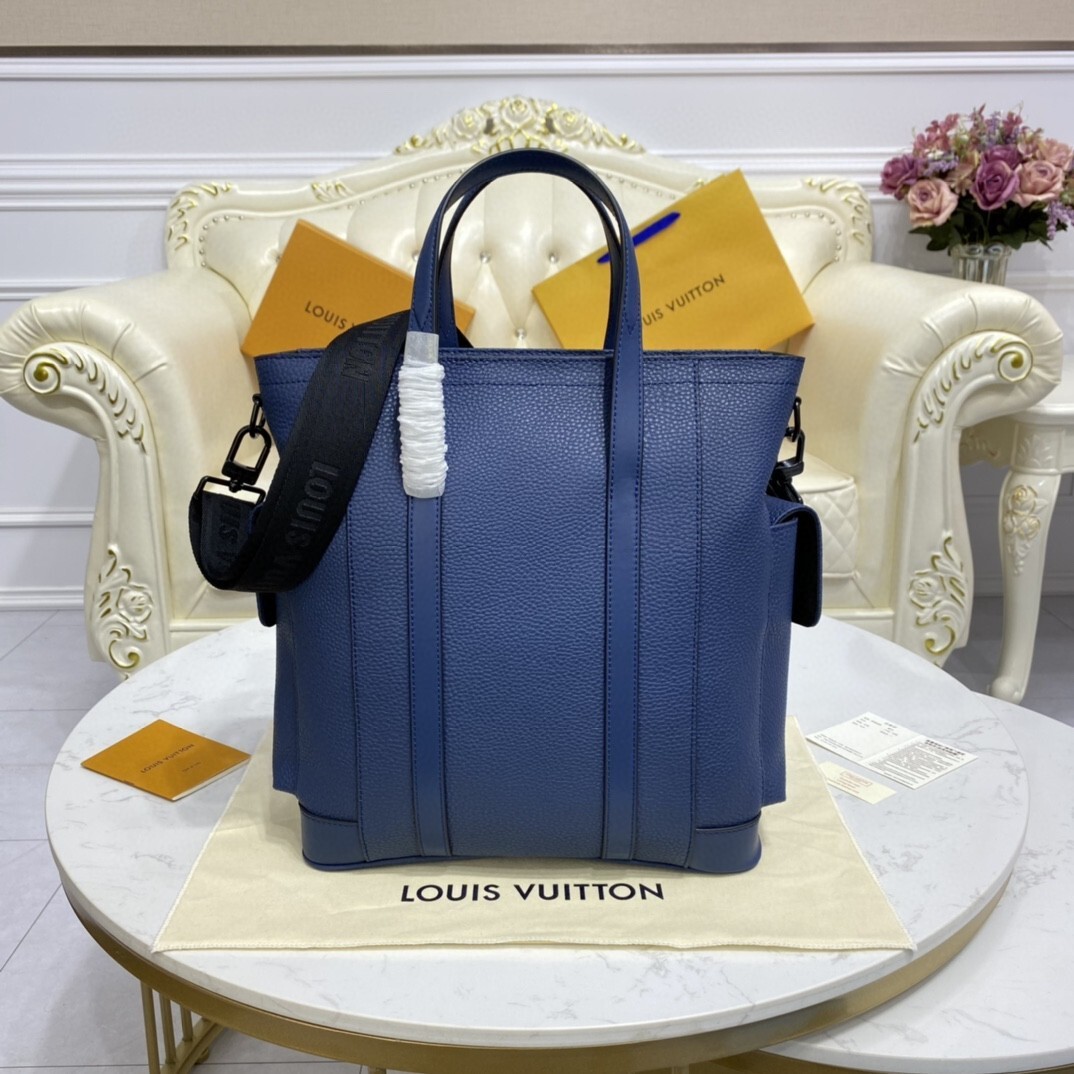 LV CHRISTOPHER TOTE M58479