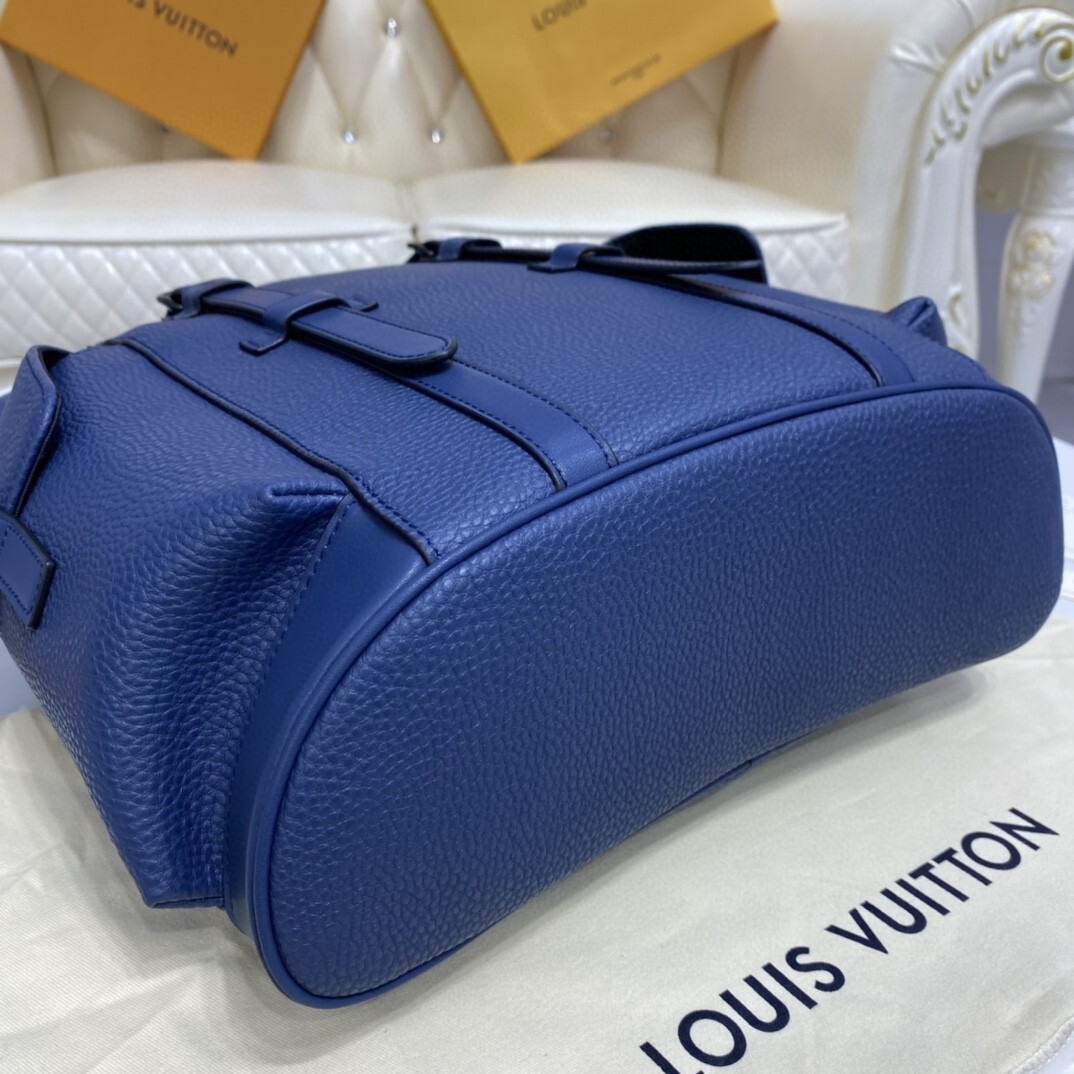 LV CHRISTOPHER TOTE M58479