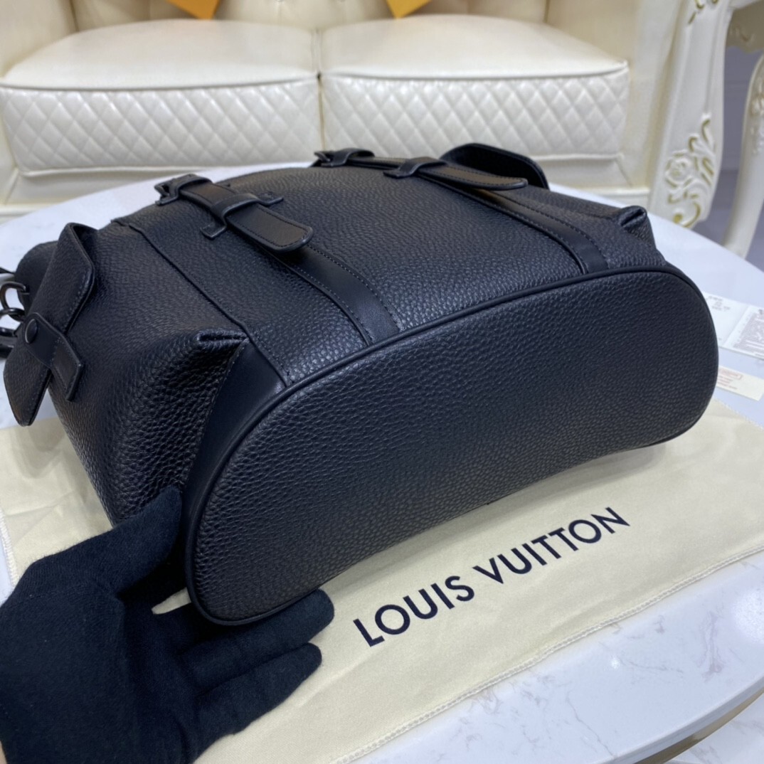 LV CHRISTOPHER TOTE M58479