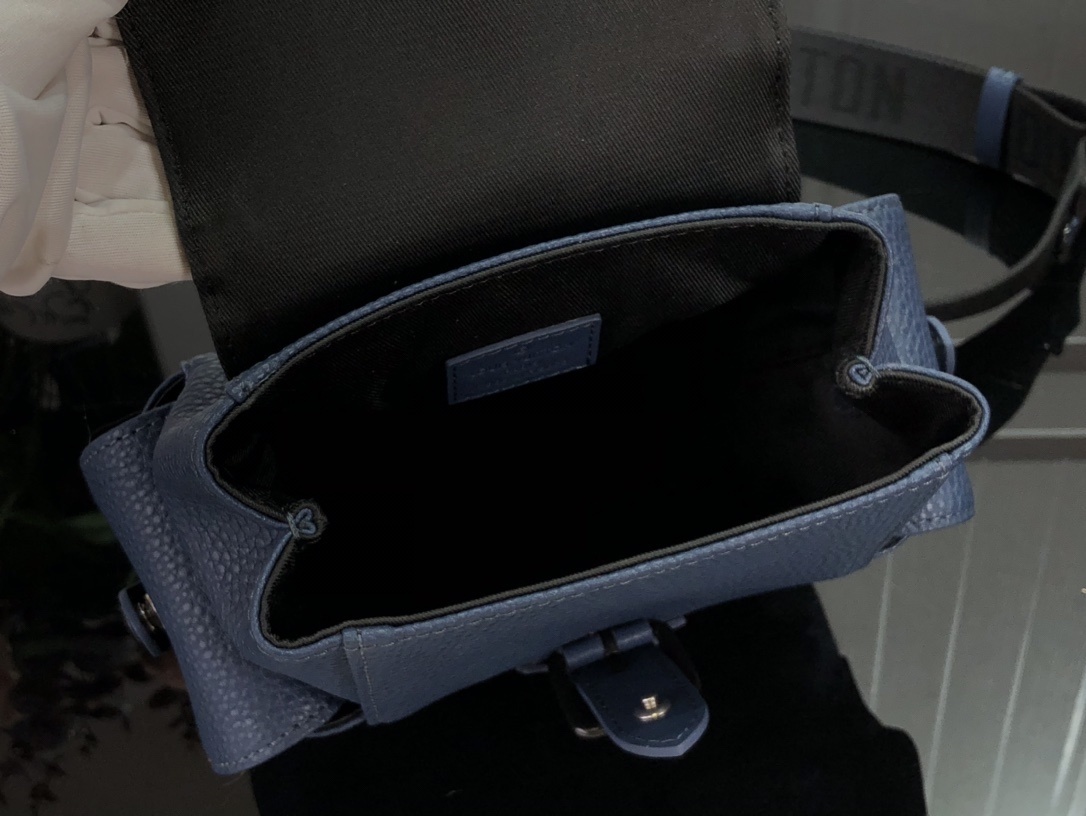 LV CHRISTOPHER XS M58495