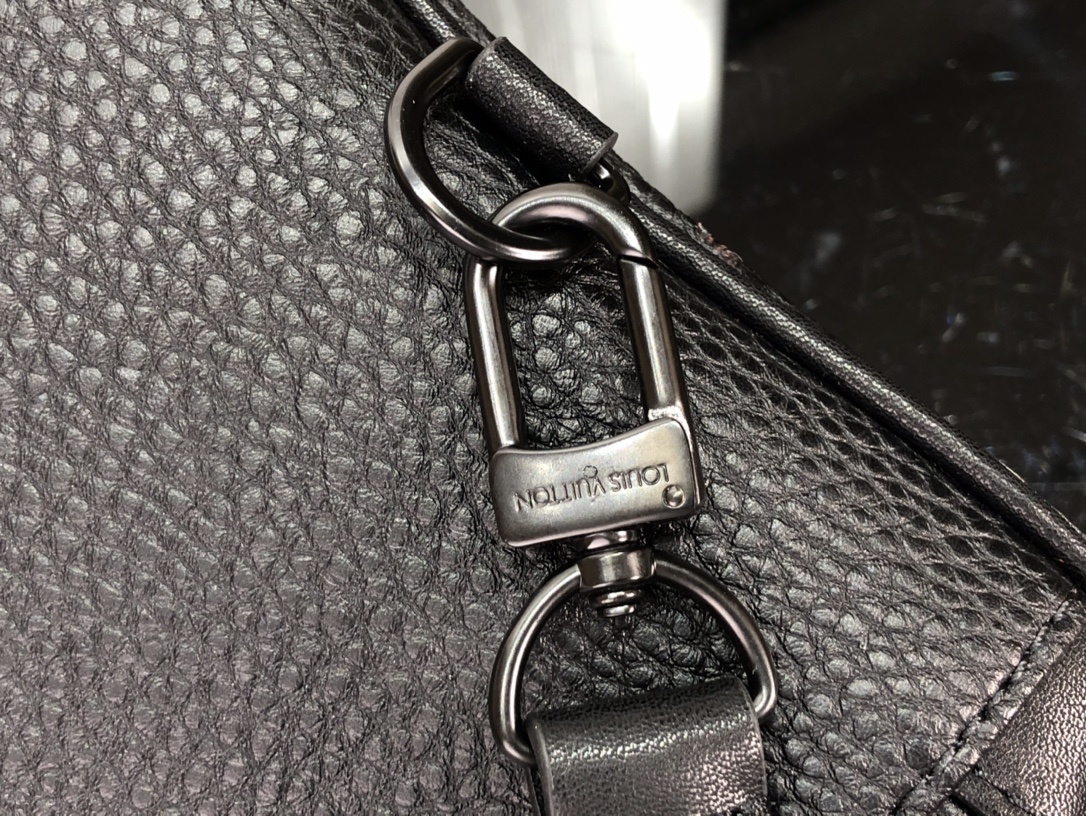 LV CHRISTOPHER XS M58495