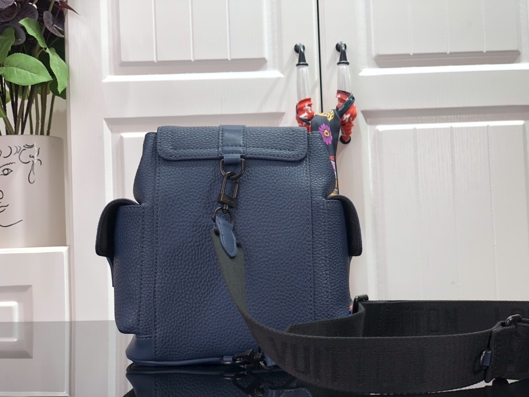 LV CHRISTOPHER XS M58495