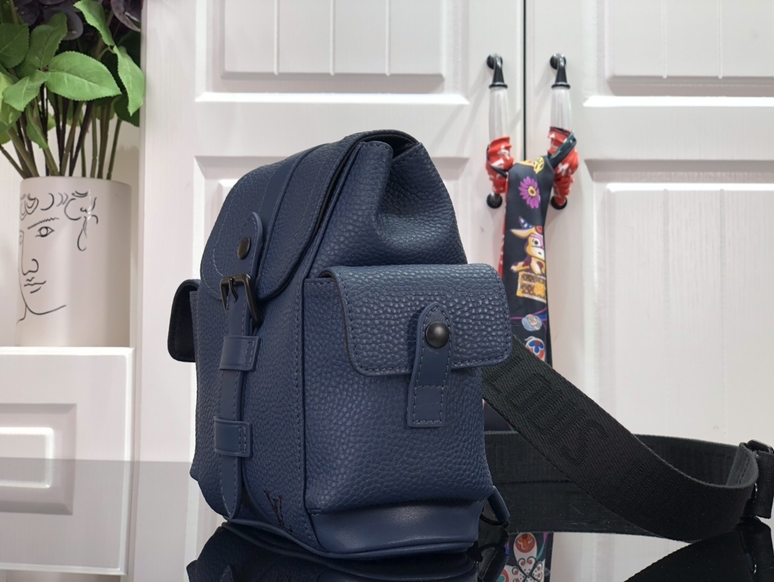 LV CHRISTOPHER XS M58495