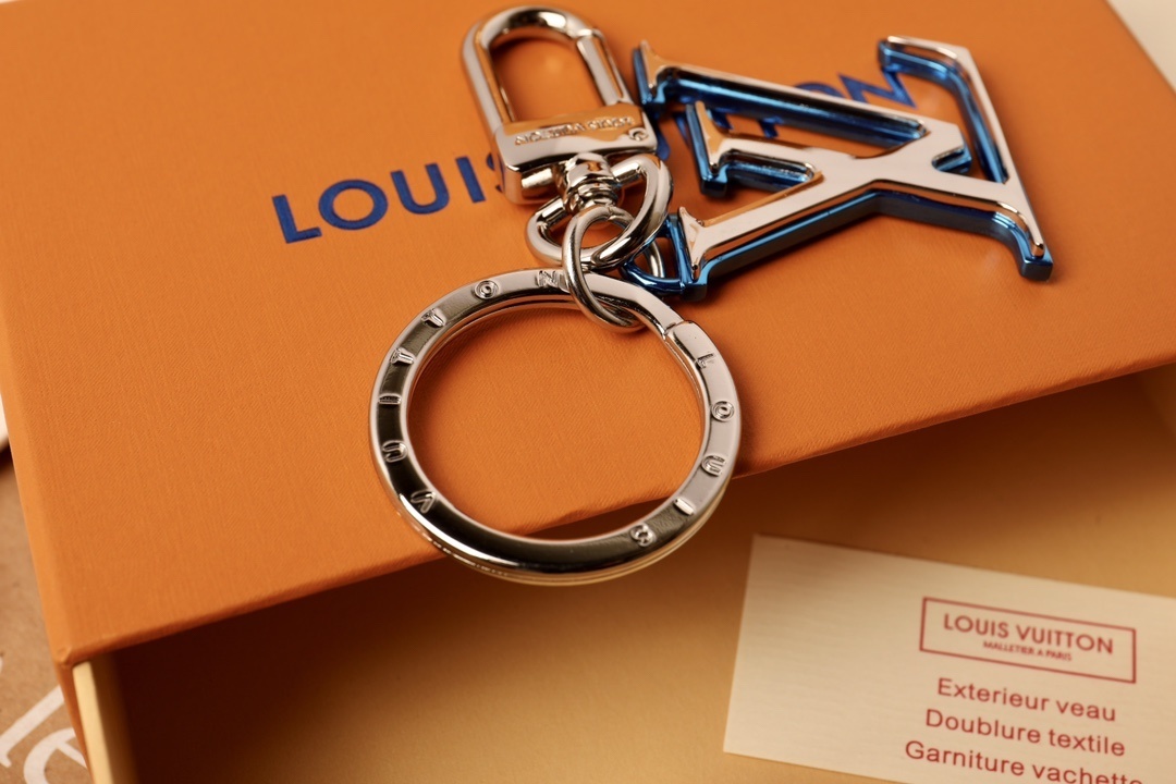 LV CHROMATIC BAG CHARM AND KEY HOLDER M69974