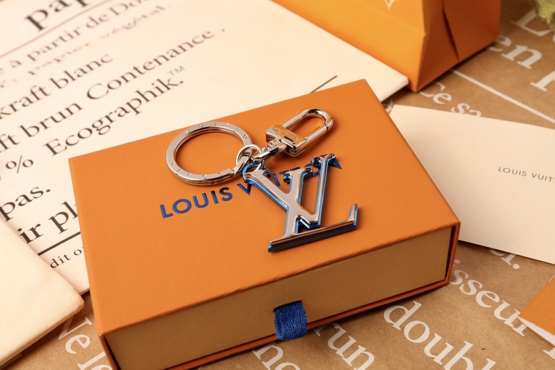 LV CHROMATIC BAG CHARM AND KEY HOLDER M69974
