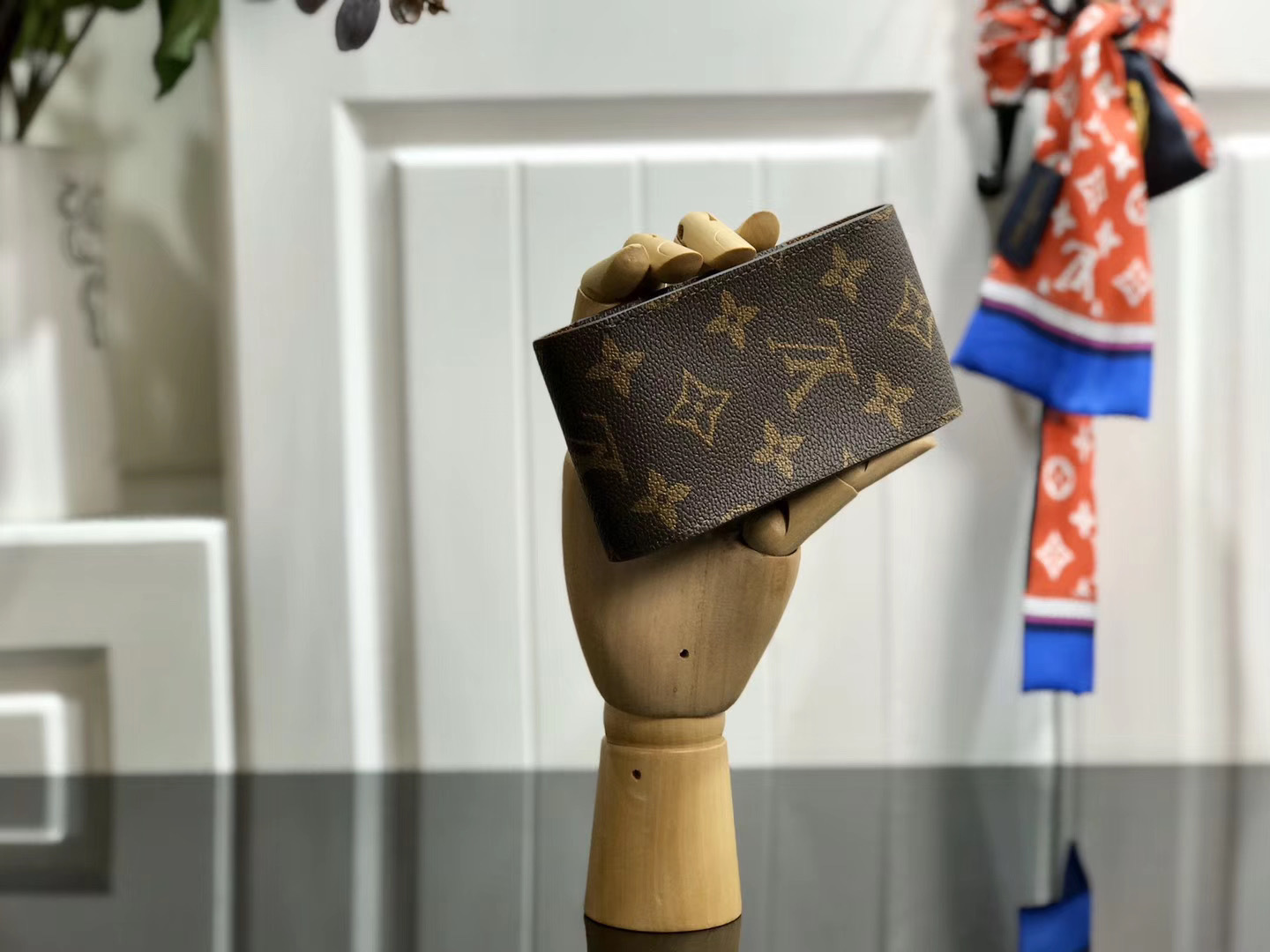 LV CIGARETTE CASE M63024