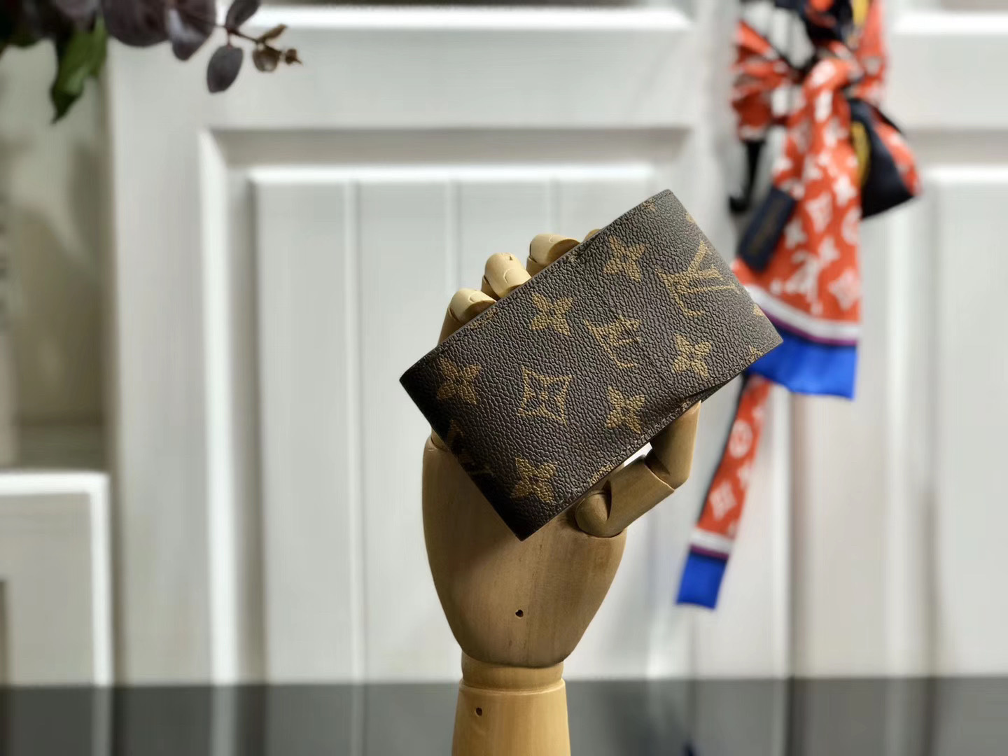 LV CIGARETTE CASE M63024