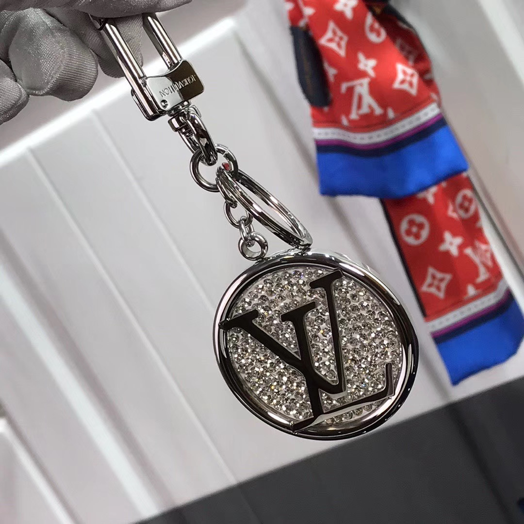 LV CIRCLE STRASS BAG CHARM AND KEY HOLDER M68464