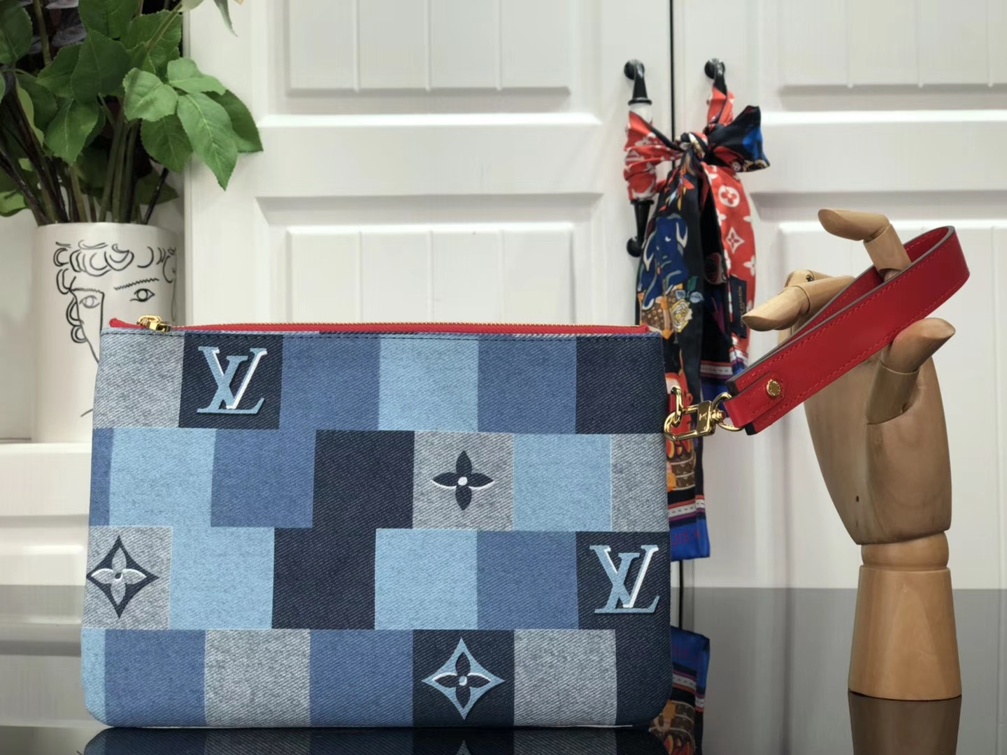 LV CITY POUCH M68761 